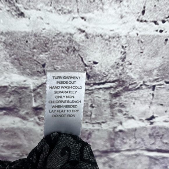 Avenue Green Rust Velvet Floral Belle Sleeve Top - Picture 10 of 11